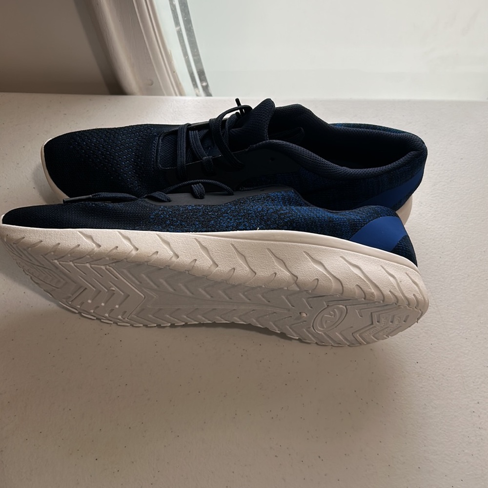 Athletic Works, NWOT, Memory Foam, Mens Navy Blue & Black Sneakers, Size 11 - Picture 3 of 7
